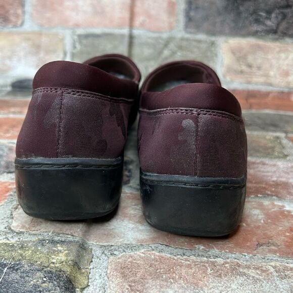 5 for $25🔥9.5 Clarks Collection Burgundy Camouflage Cora Loafer - Picture 3 of 9